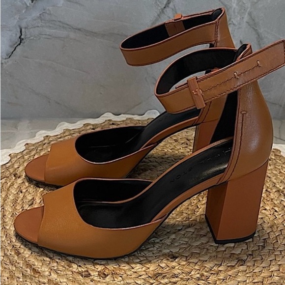 H by Halston Leather Block Heels With Adjustable Strap
Size: 9 - Picture 2 of 6